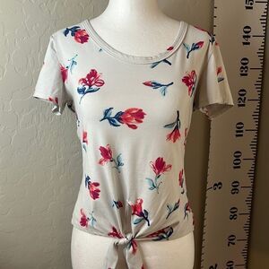 Rue 21 White Blouse W/ Floral Motif Short Sleeves Scoop Neck Ties At Waist SZ M